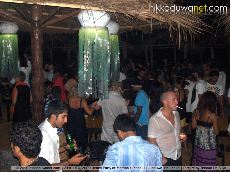 hikkaduwa_beach_party_31st_night_2009_large_010.jpg